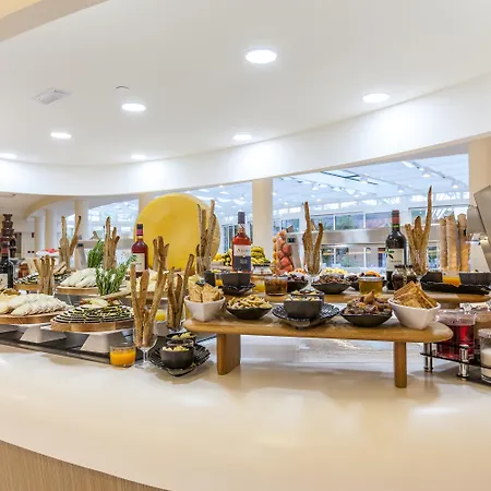 Iberostar Waves Playa Gaviotas Hotell